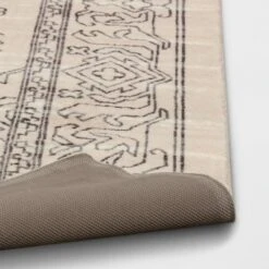 Plush Persian Style Area Rug Cream - Threshold™ -Decoration Serie Store GUEST 094d1483 09c3 4a79 a27c 9f926cb0e4bb