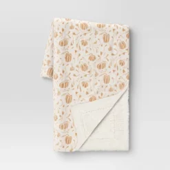 Mini Pumpkin Printed Plush With Shearling Reverse Throw Blanket - Threshold™ -Decoration Serie Store GUEST 237115e9 eb80 4549 b675 8dff6cdea03e