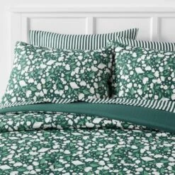 Floral Printed Microfiber Reversible Comforter & Sheets Set Dark Green - Room Essentials™ -Decoration Serie Store GUEST 3b9a5973 d4a1 463a af2e 3b4ff4b32e85