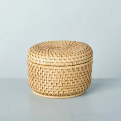 Woven Basket With Lid Natural - Hearth & Hand™ With Magnolia -Decoration Serie Store GUEST 66a4f642 06e1 4c92 934e 2dcb97d900b7