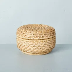 Woven Basket With Lid Natural - Hearth & Hand™ With Magnolia -Decoration Serie Store GUEST cd13636c be60 427b b7e0 6ad52733400f
