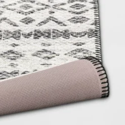 Diamond Printed Accent Aztec Rug Black - Opalhouse™ -Decoration Serie Store GUEST e3046680 f1c2 4786 85e6 13127e4d5137